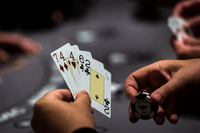 Siêu cao thủ với các cách chơi Poker hữu hiệu mà đơn giản