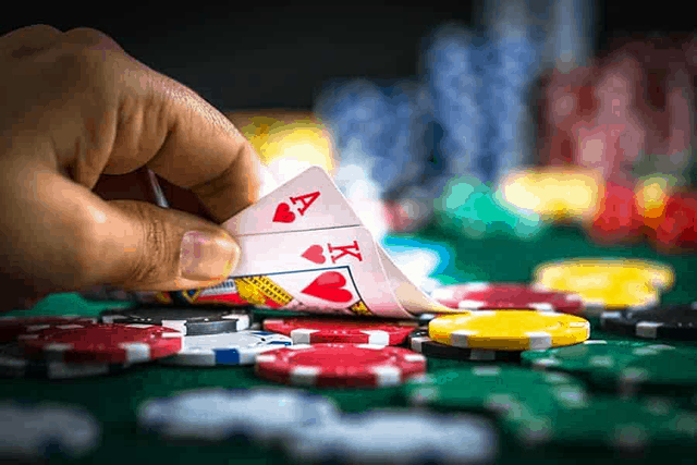 Cách chơi bài xì tố Poker đúng luật