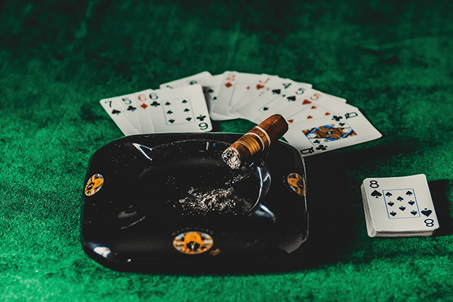 Poker và những điều nên biết khi tham chiến