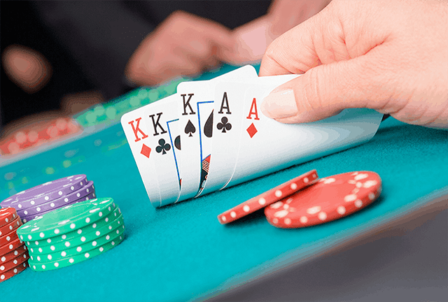 Tay bài chuyên nghiệp đã dùng cách này để kiếm tiền từ Baccarat