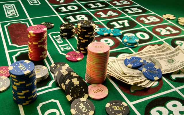 Tại sao tại các casino phải dùng chip poker để đặt cược?