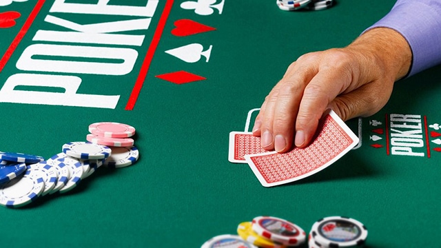 Bài học đắt giá từ những sai lầm mắc phải trong bài Poker bạn cần tránh