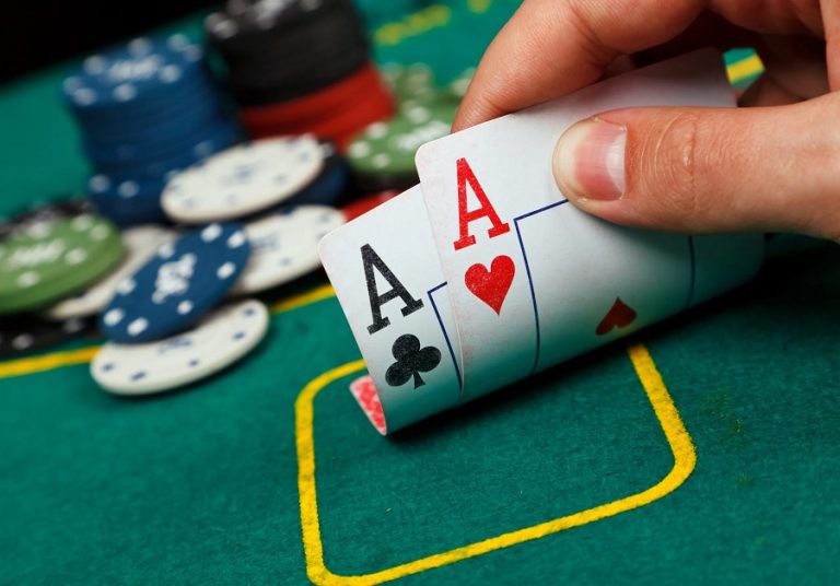 Những kinh nghiệm để bạn chơi Poker hiệu quả và có chiến thắng cực dễ