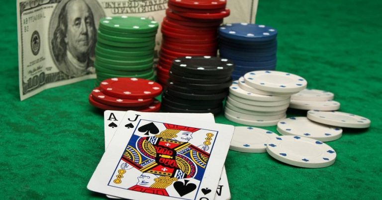 Blackjack và những kinh nghiệm cực kỳ dễ hiểu giúp người mới cải thiện tỷ lệ thắng