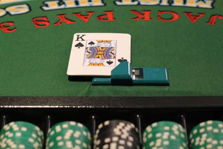 3 kỹ thuật giúp bạn chơi Blackjack luôn đánh bại nhà cái và kiếm tiền từ họ