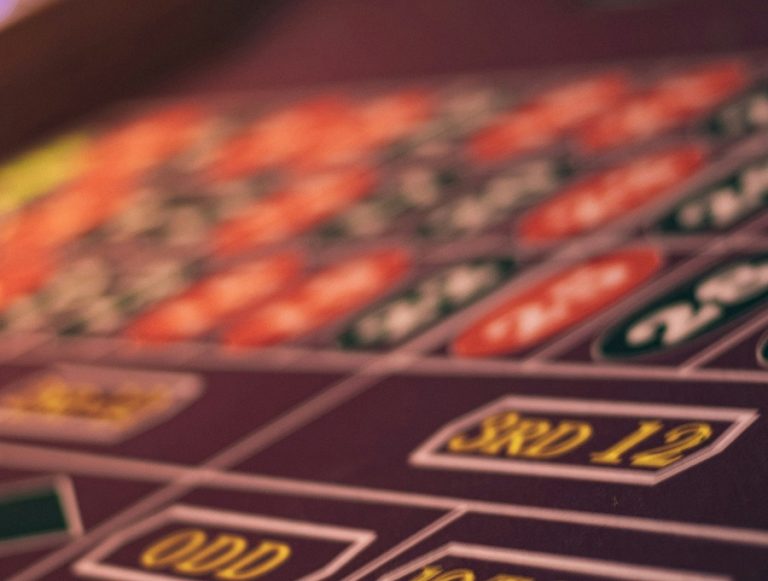 Tìm hiểu ngọn ngành về luật chơi Roulette dành cho người mới